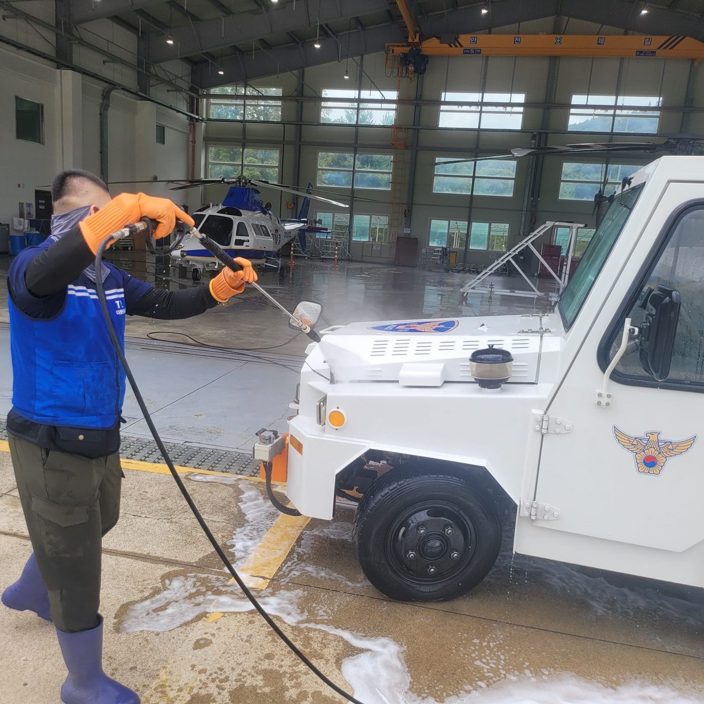 공장청소 현장 — 차량·장비 세척